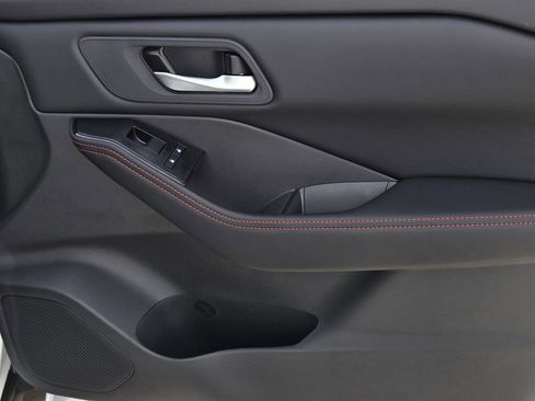 New 2026 Nissan Rogue SV AWD/4WD image 8