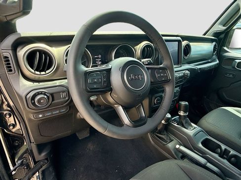 Used 2023 Jeep Wrangler Unlimited w/ Sun & Screen Package AWD/4WD image 12