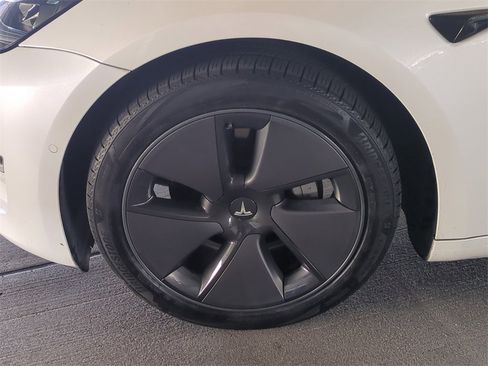 Used 2021 Tesla Model 3 Standard Range Plus image 11