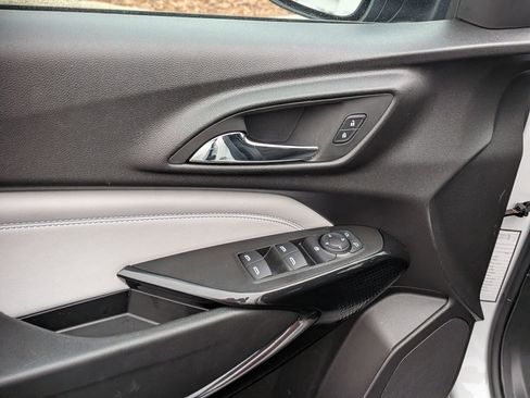 Certified 2025 Chevrolet Trax LT w/ LT Convenience Package image 15