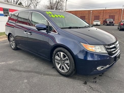 Used 2014 Honda Odyssey Touring image 2