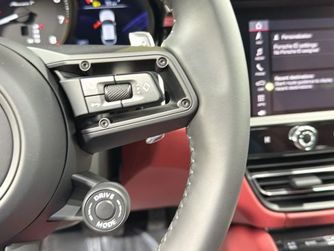 Certified 2026 Porsche Macan Turbo AWD/4WD image 38