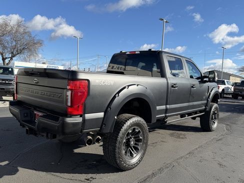 Used 2021 Ford F250 Lariat image 3