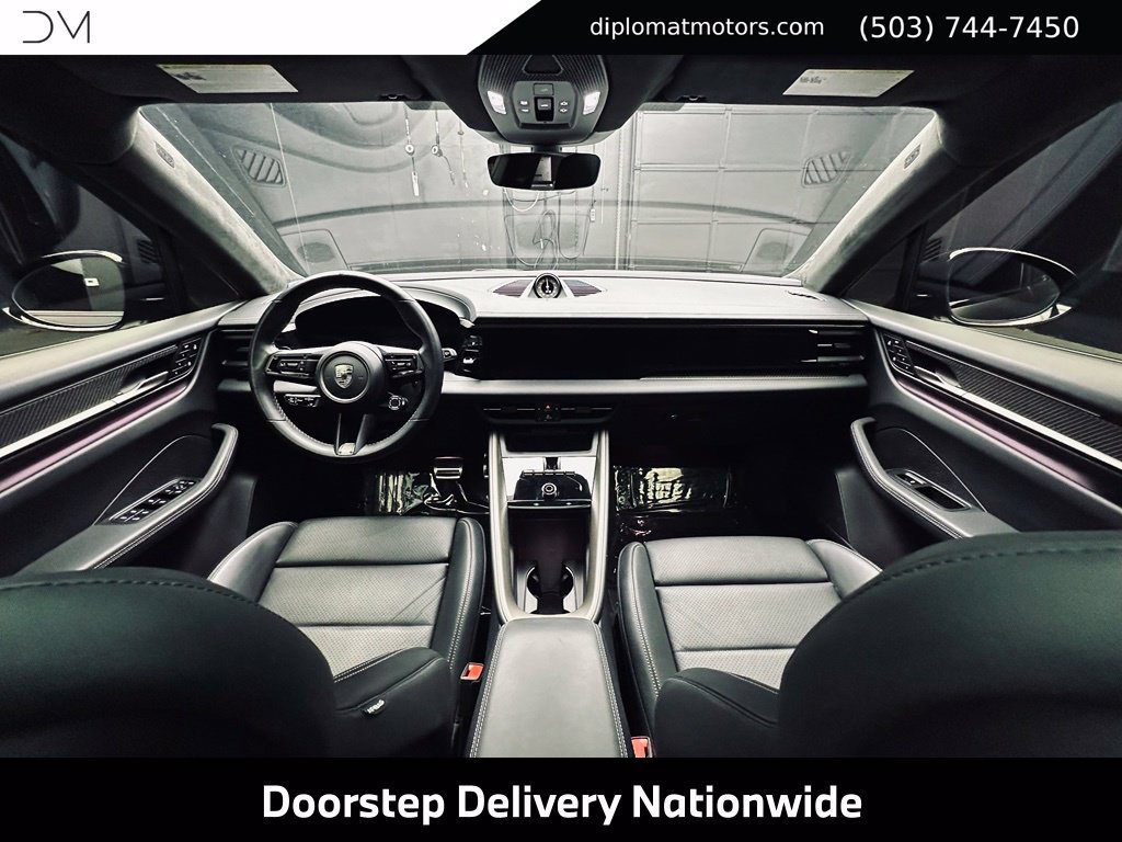 Used 2024 Porsche Macan Turbo Electric AWD/4WD image 25