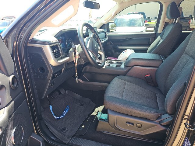 Used 2024 Ford Expedition XLT RWD image 2