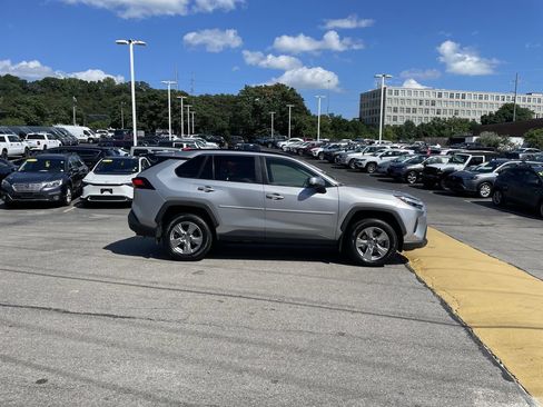 Certified 2024 Toyota RAV4 XLE AWD/4WD image 7