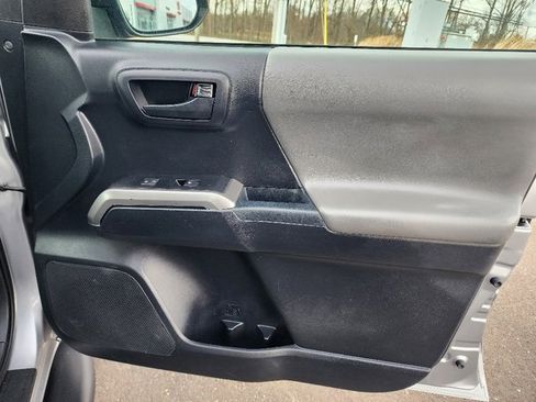 Used 2018 Toyota Tacoma SR5 image 10