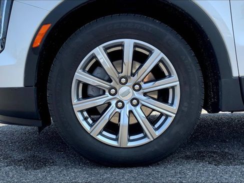 Used 2023 Cadillac XT4 Sport w/ Cold Weather Package image 8