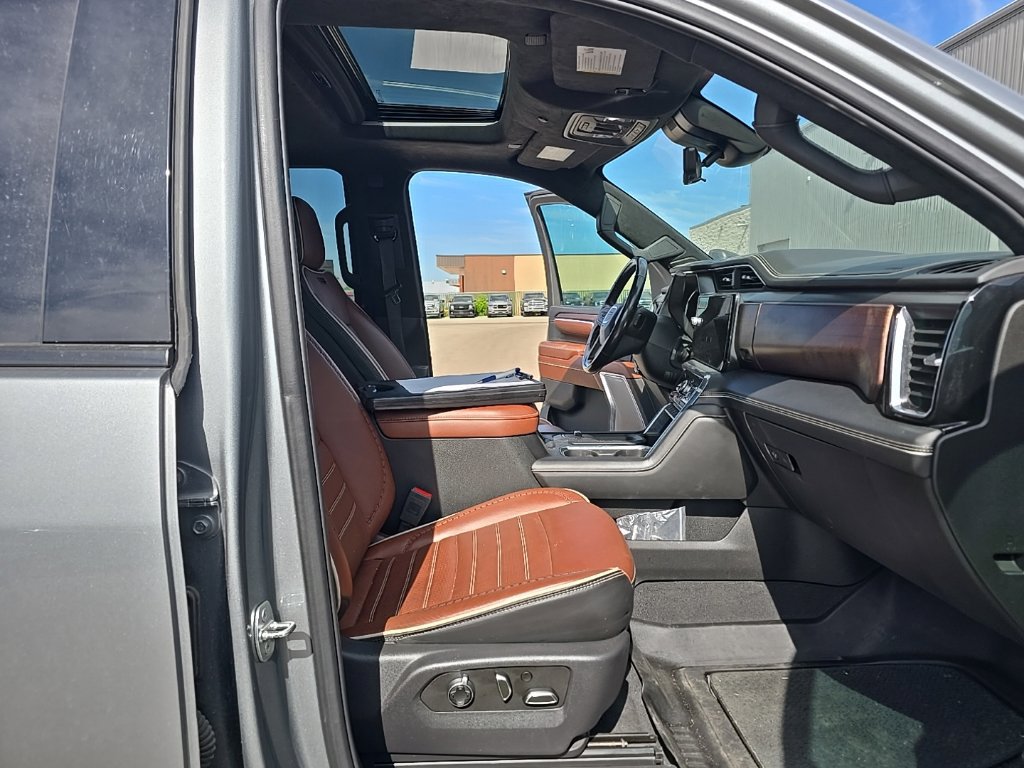 Used 2024 GMC Sierra 2500 Denali Ultimate AWD/4WD image 17