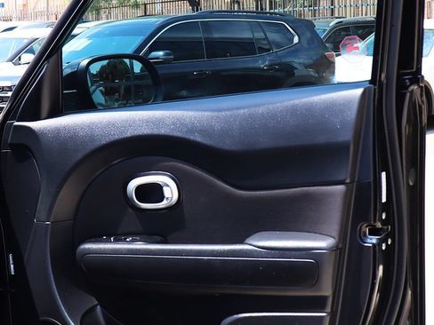 Used 2017 Kia Soul FWD image 29