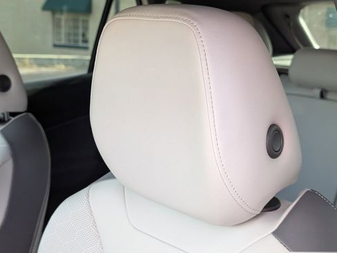 Used 2021 Volkswagen ID.4 Pro S image 12