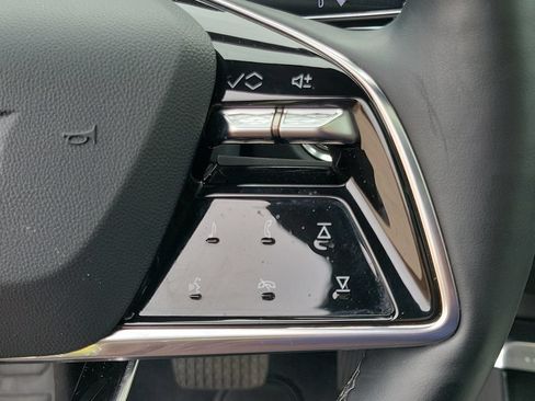 Used 2023 Cadillac Lyriq AWD image 25