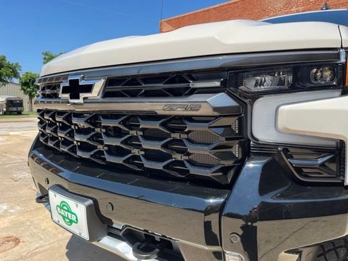 New 2026 Chevrolet Silverado 1500 ZR2 w/ Dark Appearance Package AWD/4WD image 12
