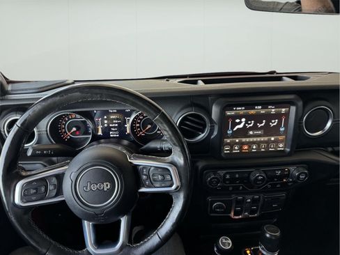 Used 2020 Jeep Gladiator Overland AWD/4WD image 18