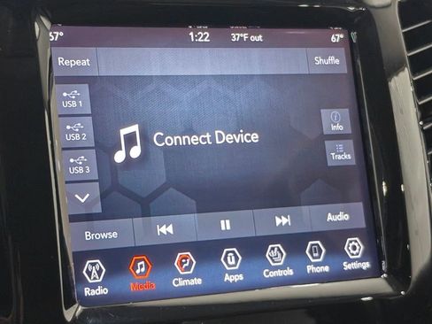 Used 2019 Jeep Cherokee Limited image 32