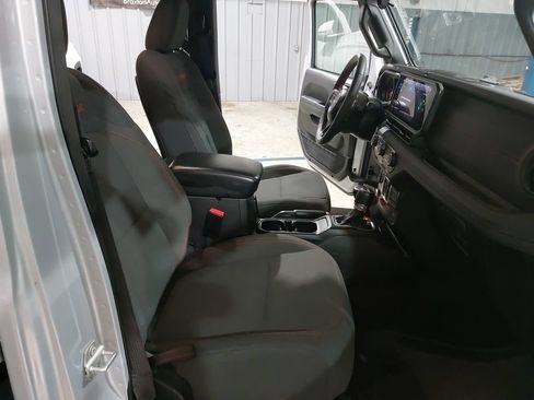 Used 2024 Jeep Wrangler Unlimited Rubicon w/ Safety Group AWD/4WD image 10