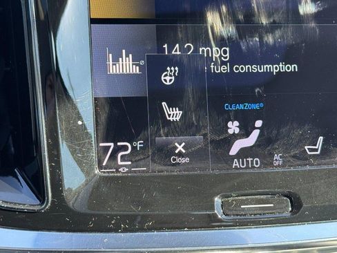 Certified 2022 Volvo S60 B5 Momentum image 23