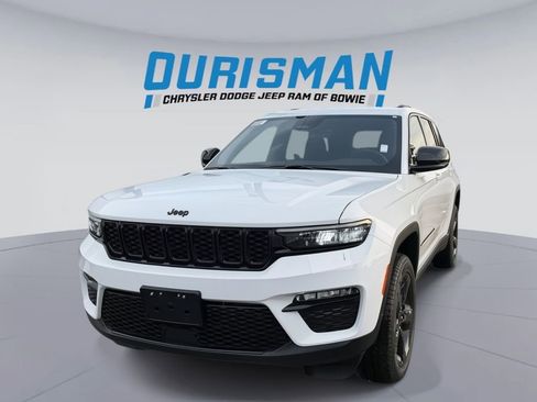 New 2025 Jeep Grand Cherokee Limited w/ Black Appearance Package image 2