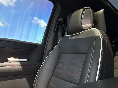 Used 2025 GMC Yukon AT4 Ultimate AWD/4WD image 26