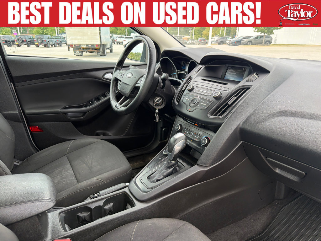 Used 2015 Ford Focus SE w/ SE Cold Weather Package FWD image 27
