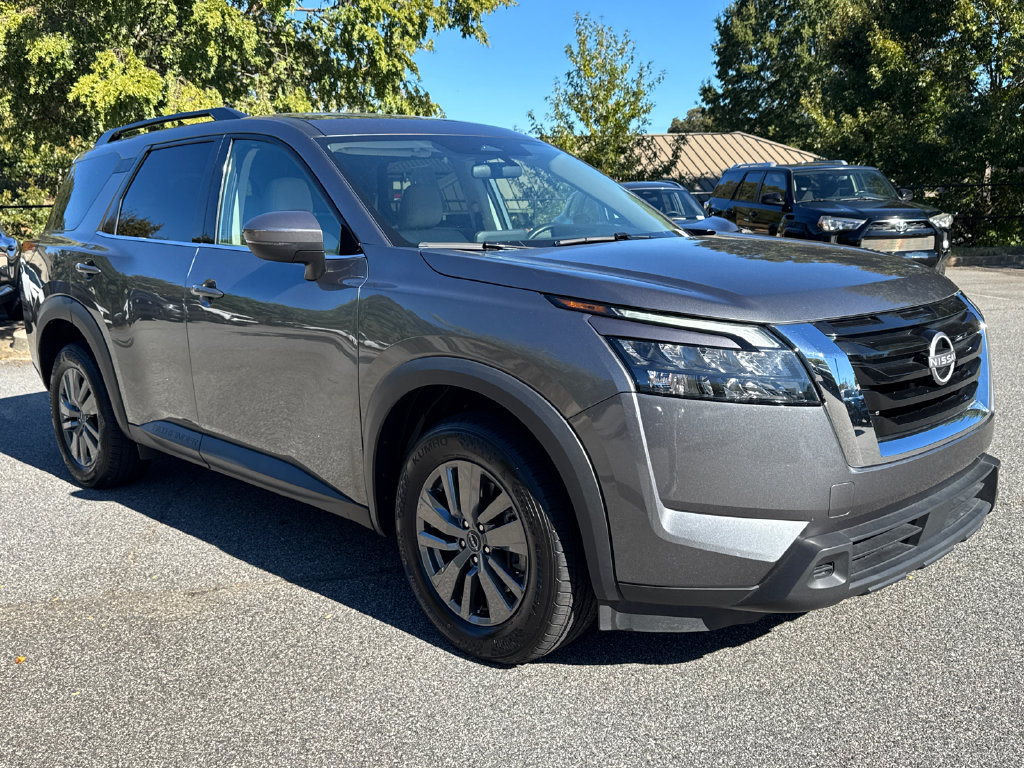 Certified 2025 Nissan Pathfinder SV AWD/4WD image 4