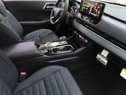 New 2025 Mitsubishi Outlander SE image 25