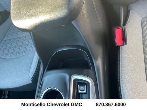 Used 2023 Chevrolet Equinox LT image 31