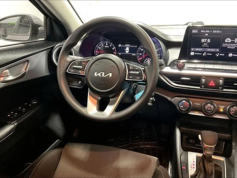 Used 2024 Kia Forte LXS image 7