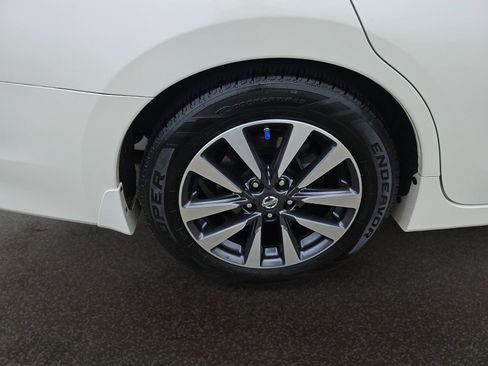 Used 2017 Nissan Altima 2.5 SV FWD image 37