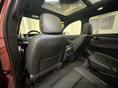 Certified 2025 Buick Enclave Avenir image 25