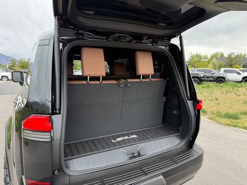 Used 2026 Lexus GX 550 w/ Accessory Package (ZB) AWD/4WD image 13