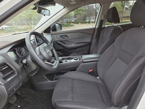 Used 2023 Nissan Rogue S image 11