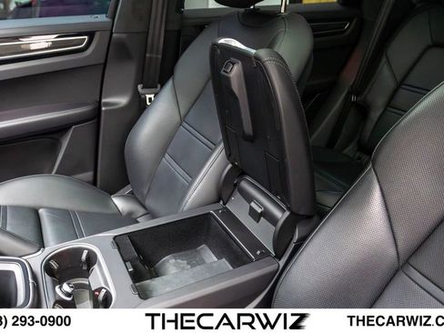 Used 2023 Porsche Cayenne Turbo AWD/4WD image 61