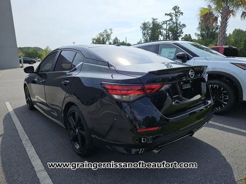 Used 2022 Nissan Sentra SR w/ Midnight Edition FWD image 8