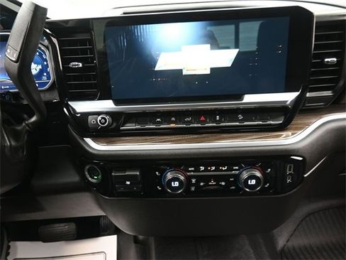 Used 2022 Chevrolet Silverado 1500 LT image 10