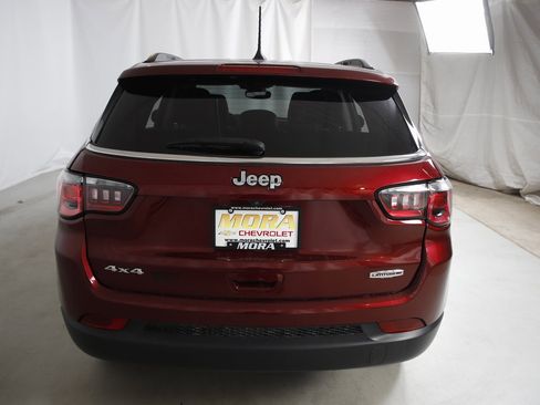Used 2022 Jeep Compass Latitude image 4