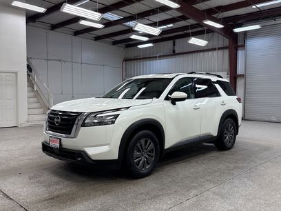 Used 2022 Nissan Pathfinder SV w/ SV Premium Package
