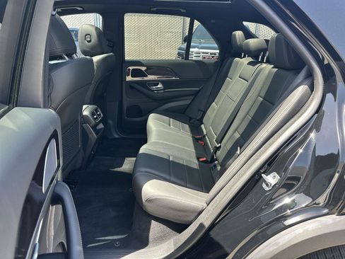 Used 2025 Mercedes-Benz GLE 450e 4MATIC w/ Driver Assistance Package image 25