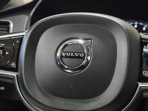 Used 2016 Volvo XC90 T6 Momentum w/ Momentum Plus Package image 20