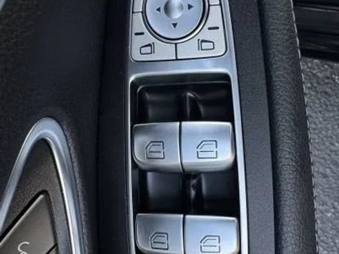 Used 2020 Mercedes-Benz C 300 4MATIC Sedan image 40