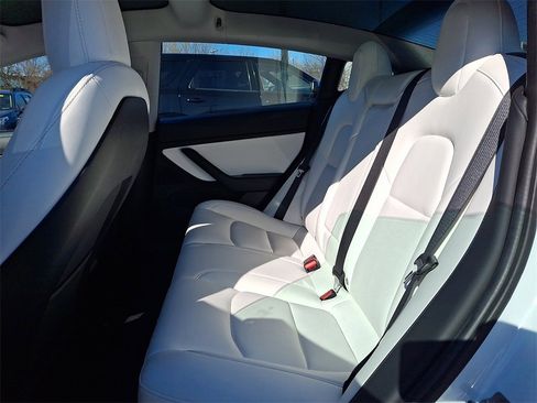 Used 2020 Tesla Model 3 Standard Range Plus image 12