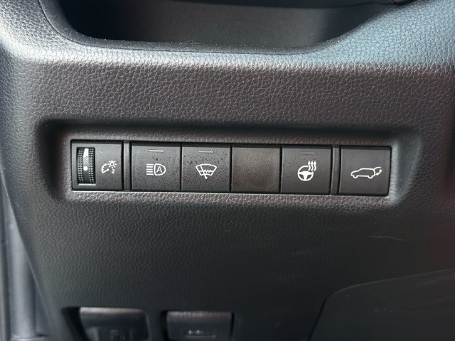 Used 2021 Toyota RAV4 XLE Premium FWD image 25