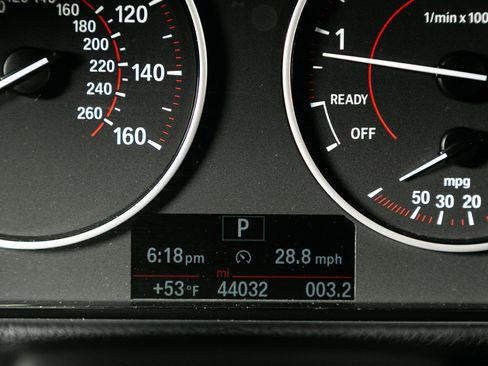 Used 2017 BMW 430i Convertible image 39