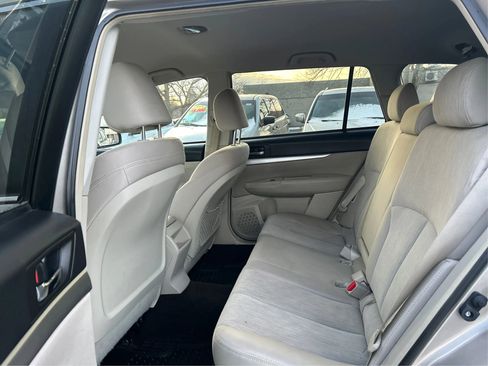 Used 2014 Subaru Outback 2.5i Premium image 11