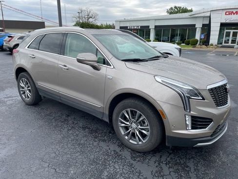 Used 2022 Cadillac XT5 Premium Luxury w/ Technology Package AWD/4WD image 6