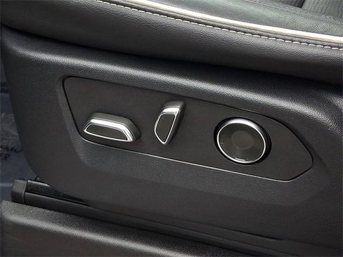 Used 2024 Cadillac Escalade ESV Premium Luxury w/ Performance Package image 31