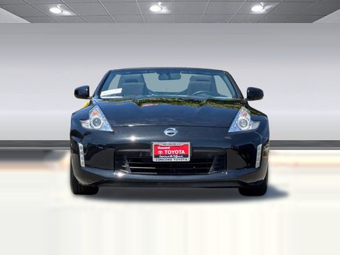 Used 2014 Nissan 370Z Roadster RWD image 6