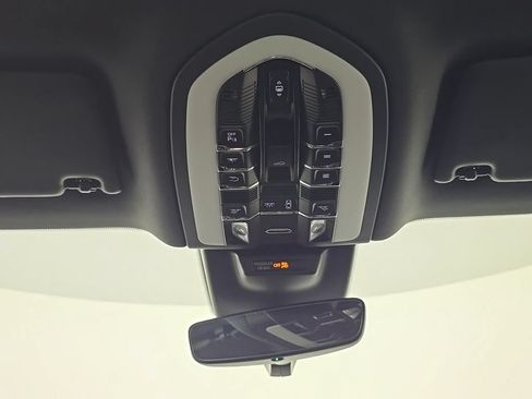 Certified 2026 Porsche Macan AWD/4WD image 24