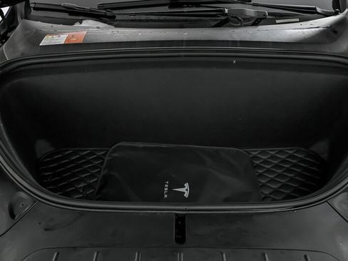 Used 2018 Tesla Model X 75D image 14