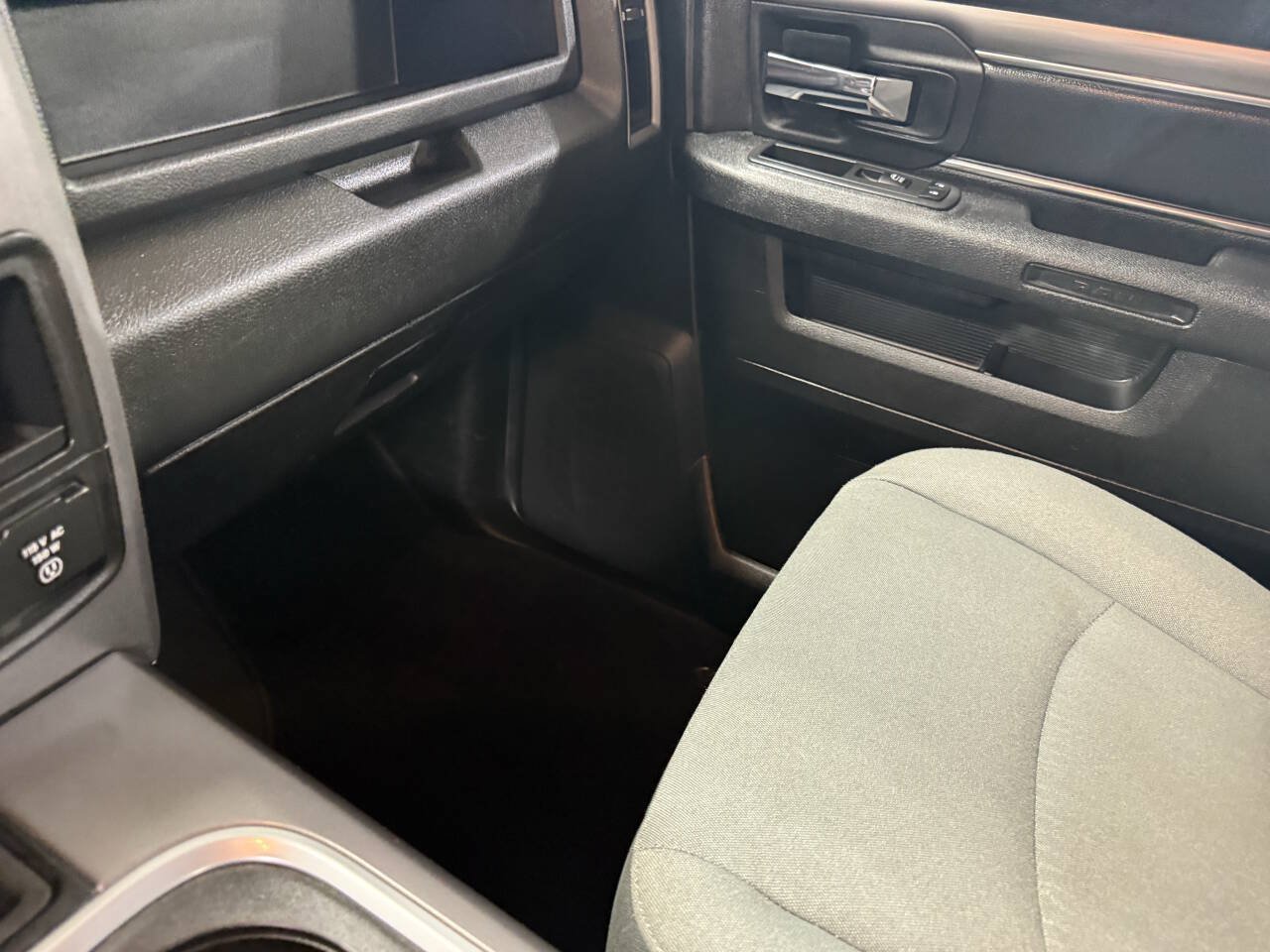 Used 2022 RAM 2500 Tradesman w/ Protection Group AWD/4WD image 16